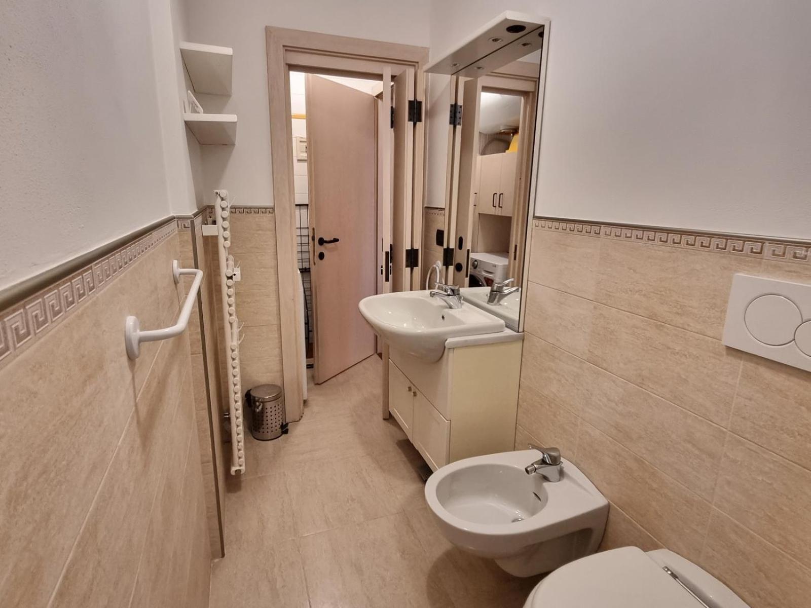 Arnica Apartment *
